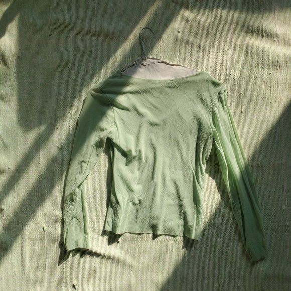 Pea green viscose top - Picture 2 of 2